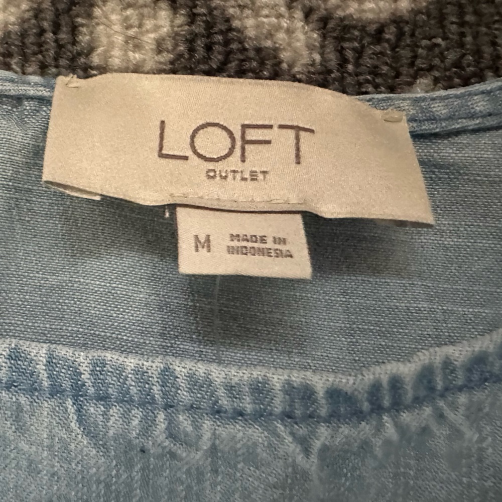 LOFT chambray dress with ruffled sleeves!! - Picture 2 of 4